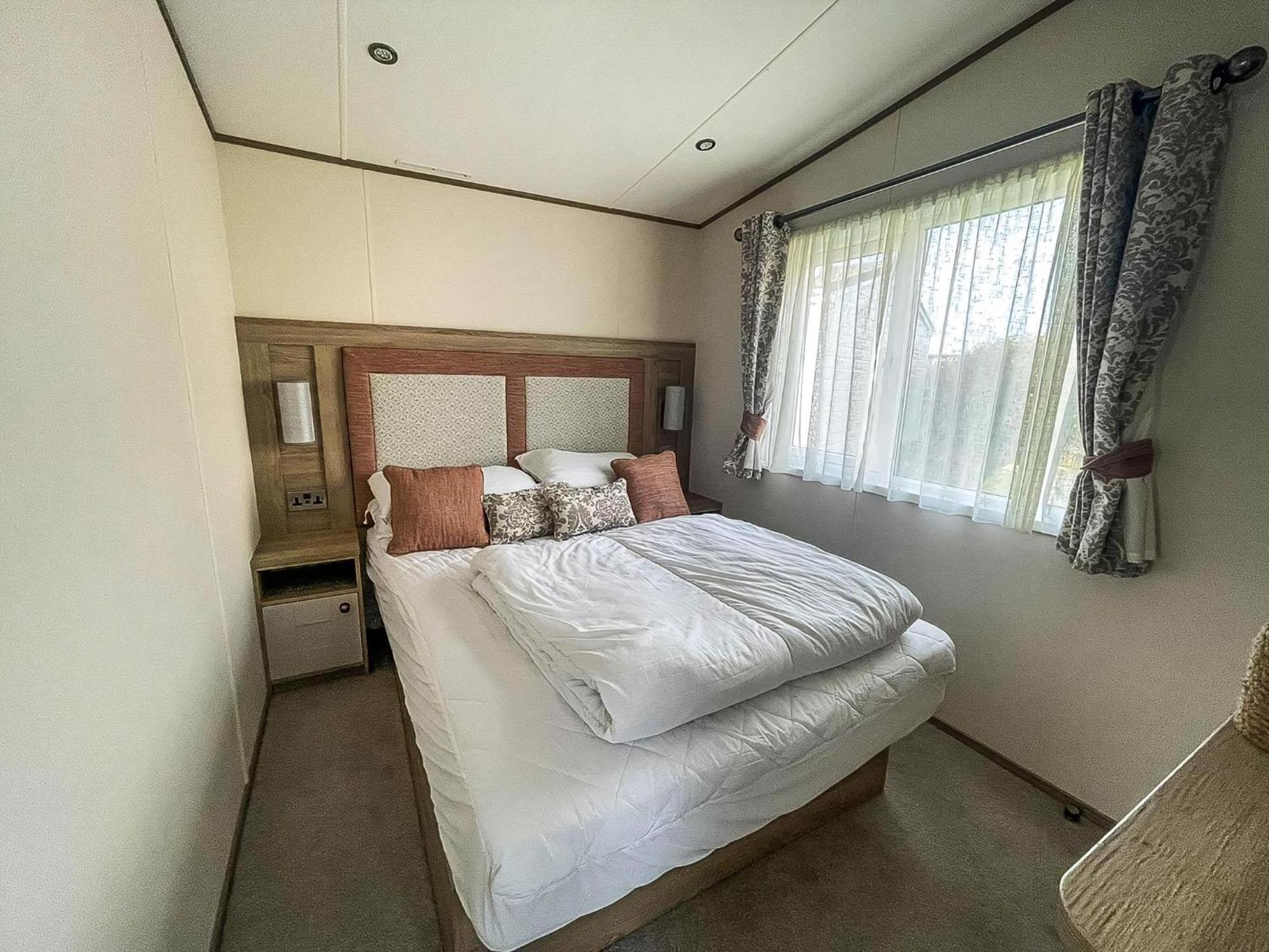 Stunning 8 Berth Caravan With Decking At Kessingland Beach Ref 90017D Benacre Exteriör bild